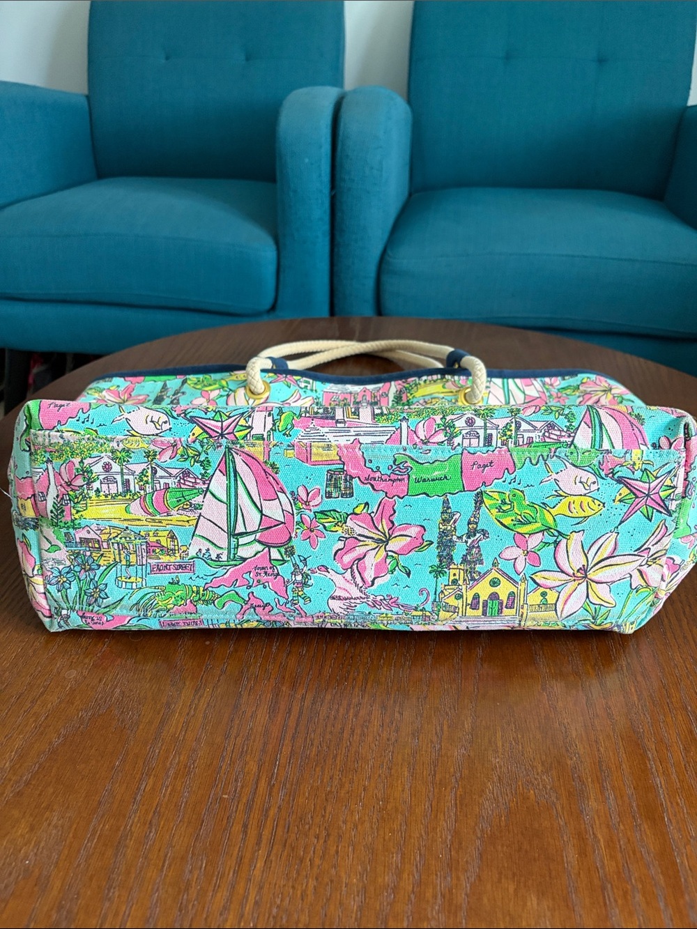 Lilly Pulitzer Bermuda Tote - Picture 5 of 11